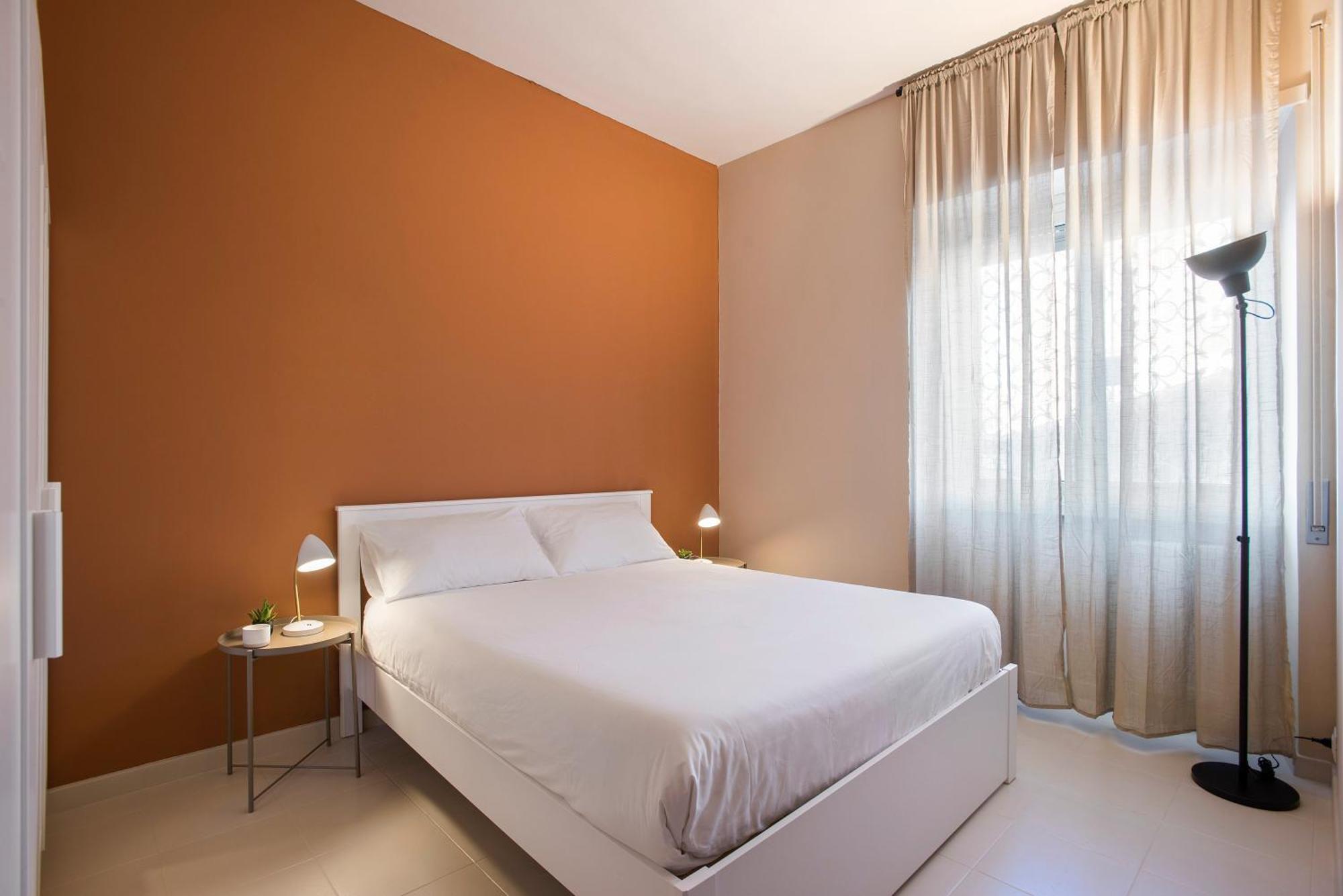 A Poche Fermate Dal Centro Di * Roma